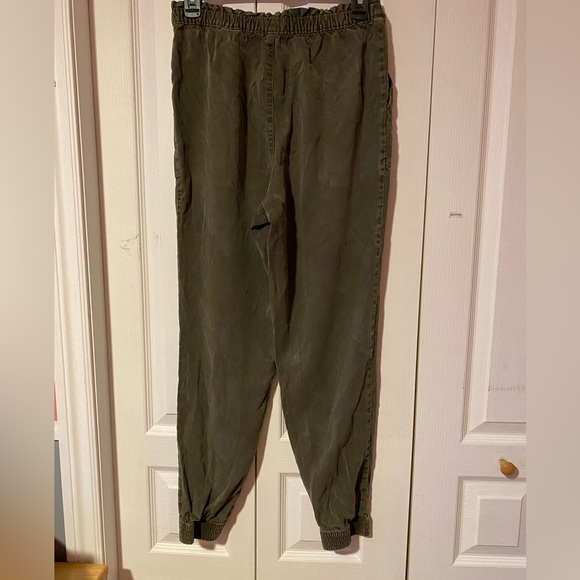 Green flowy pants - Picture 2 of 3